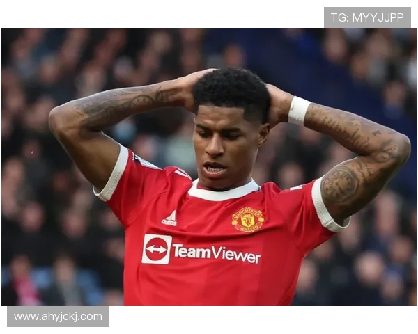 滕哈赫力挽希克留队！英超意甲豪门争抢捷克锋霸(3)